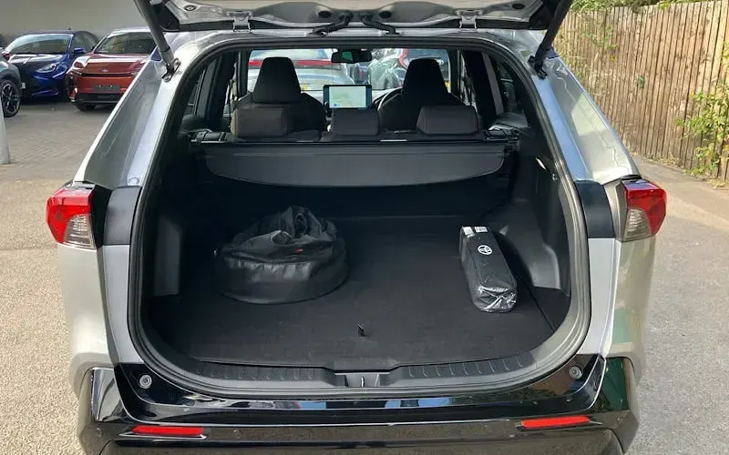 Used Toyota RAV4 Hybrid Design 306 HP (225 kW) 2025 Silver SUV
