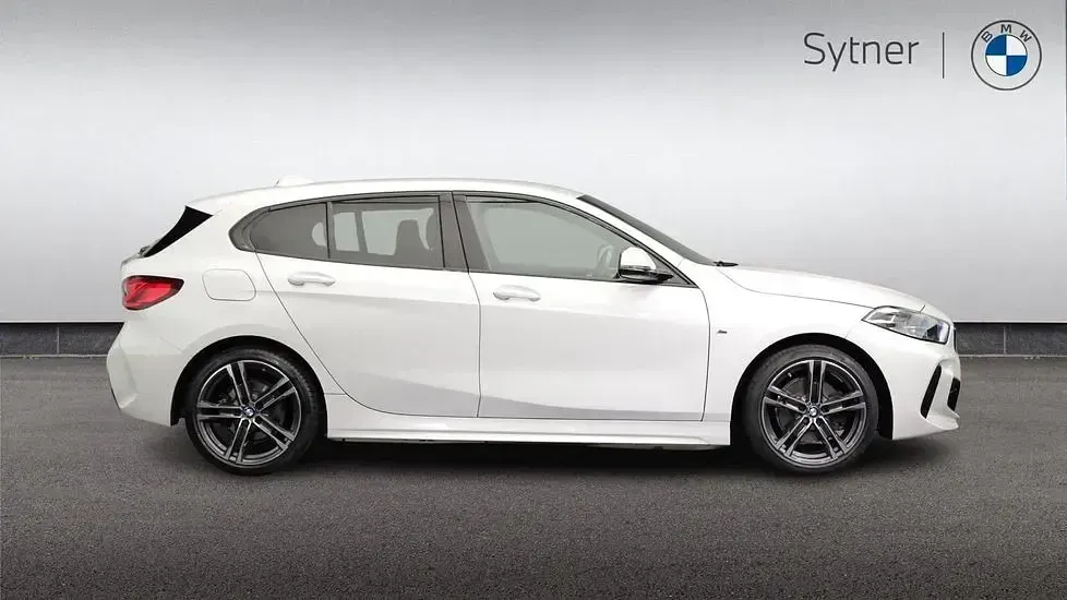 Used BMW 118 M Sport 134 HP (98 kW) 2023 White Hatchback