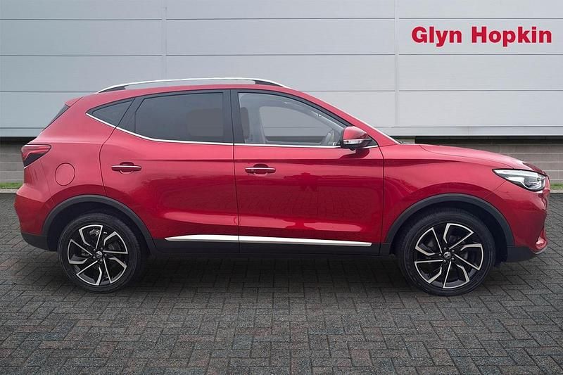 Used MG ZS Exclusive 111 HP (81 kW) 2024 Red Hatchback