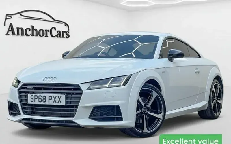 Begagnad Audi TT Black Edition 230 HK (169 kW) 2018 Sportkupé