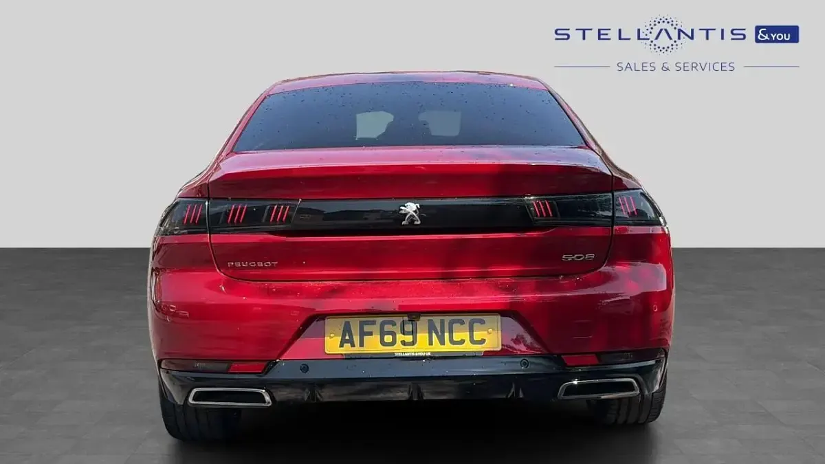 Used Peugeot 508 GT-line 129 HP (94 kW) 2019 Red Hatchback