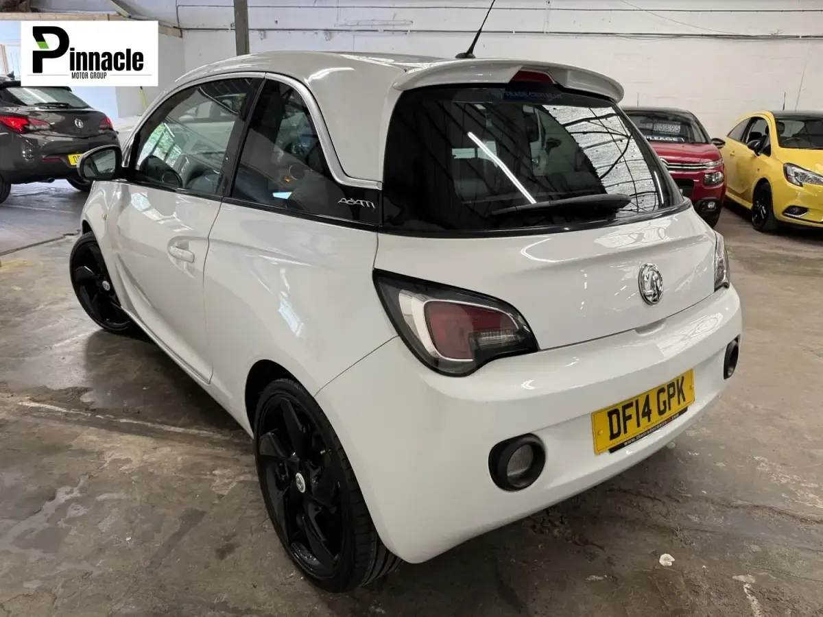 Second-hand Vauxhall Adam Edition 87 CP (63 kW) 2014 Alb Hatchback