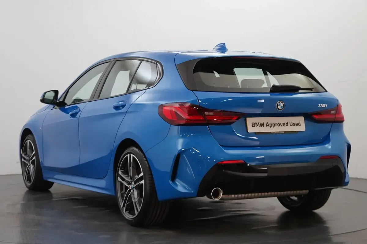 Used BMW 118 M Sport 134 HP (98 kW) 2023 Blue Hatchback