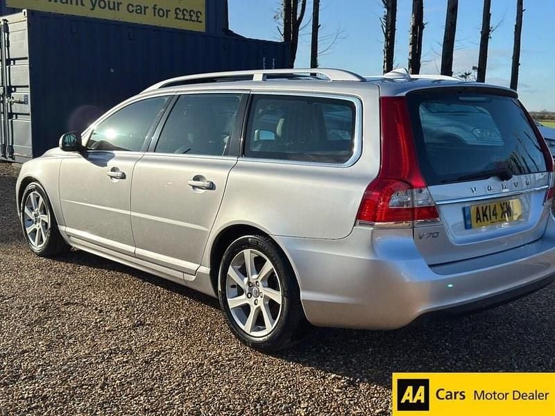 Used Volvo V70 SE Lux 115 HP (84 kW) 2014 Silver Estate