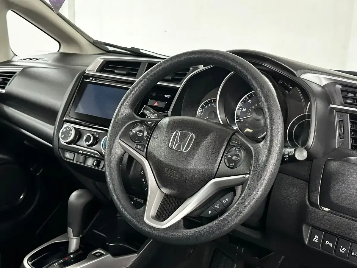 Used Honda Jazz SE 102 HP (75 kW) 2019 Black Hatchback