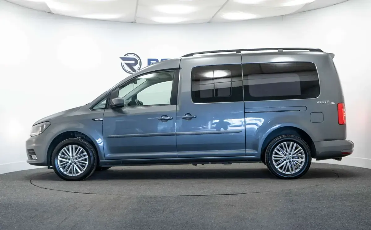 Usado VW Caddy Maxi 101 HP (74 kW) 2019 Cinzento Monovolume