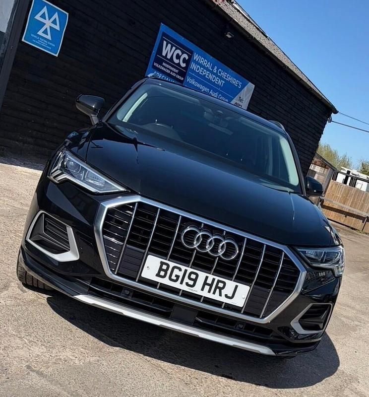 Usado Audi Q3 Sport 150 HP (110 kW) 2019 Preto SUV