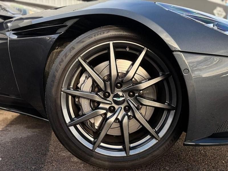 Used Aston Martin DB11 510 HP (375 kW) 2020 Grey Coupe