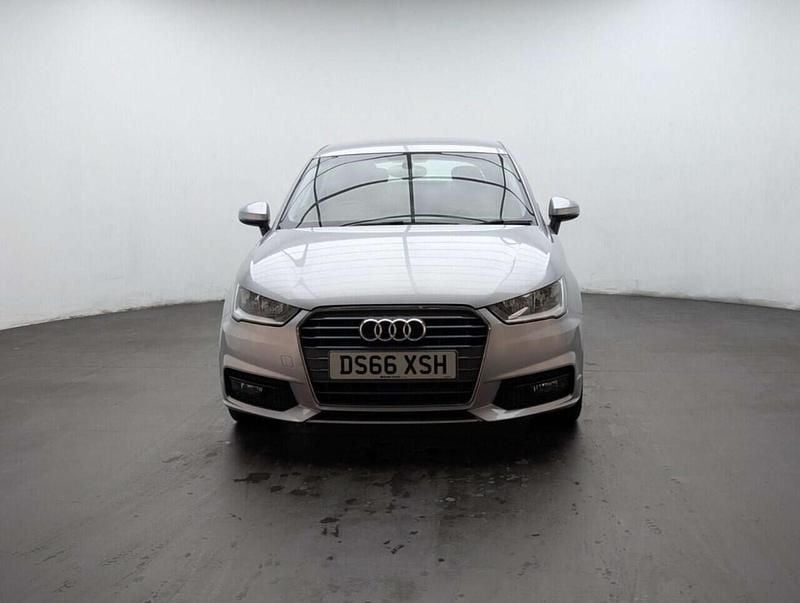 Usado Audi A1 Sport 125 HP (91 kW) 2016 Prateado Citadino