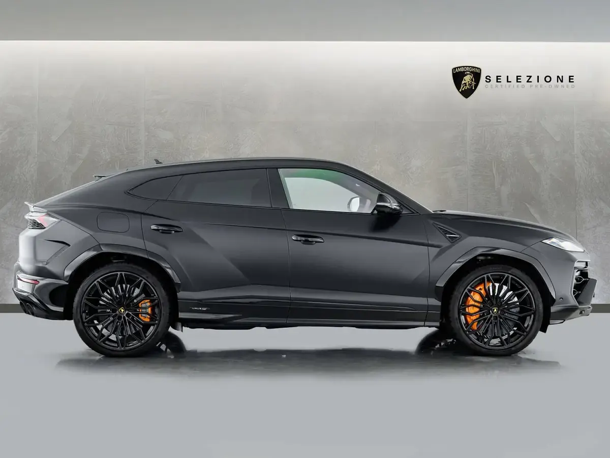 Used Lamborghini Urus 800 HP (588 kW) 2025 Black SUV
