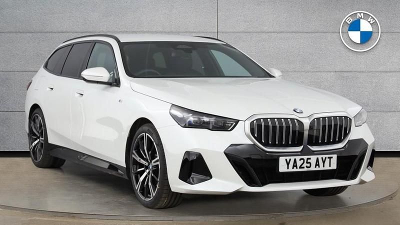 Used BMW 520 M Sport 205 HP (150 kW) 2025 White Estate