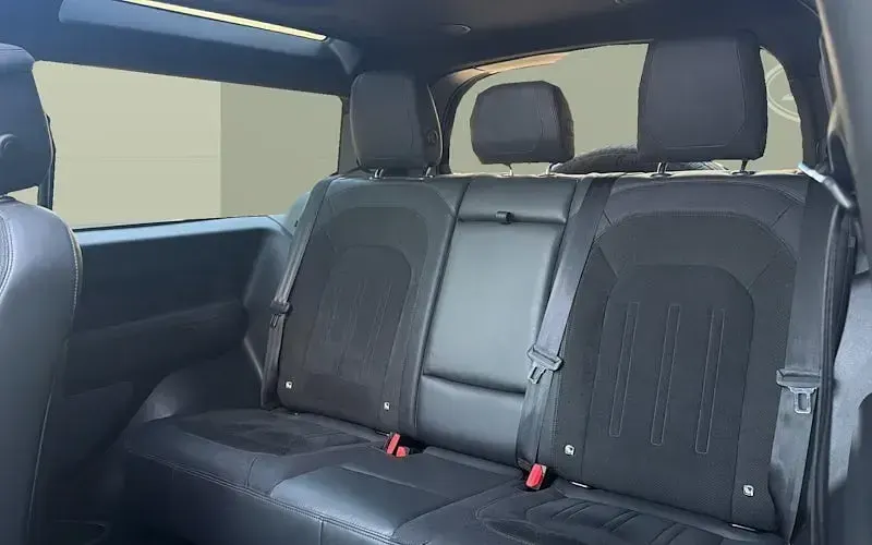 Used Land Rover Defender 525 HP (386 kW) 2024 SUV