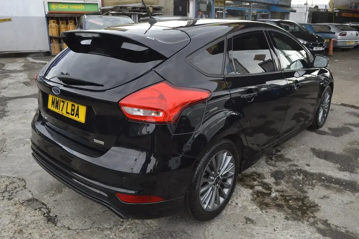 Used Ford Focus ST-Line 125 HP (91 kW) 2017 Black Hatchback