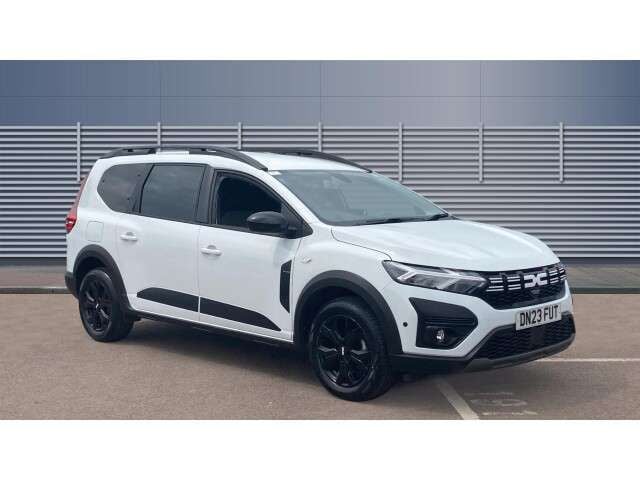 White Used 2023 Dacia Jogger Extreme MPV | £16,275 (Fair price) - Image 1/4