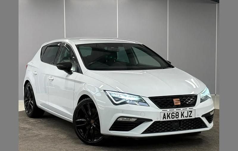 Used Seat Leon CUPRA 285 HP (209 kW) 2018 White Hatchback