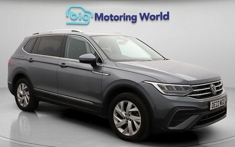 Used 2024 VW Tiguan Allspace Life SUV | £21,189 (Good price) - Image 1/4