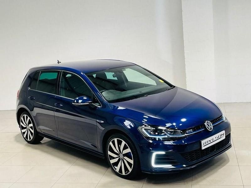 Blue Used 2018 VW Golf VII Advance Hatchback | £12,000 (Fair price) - Image 1/4