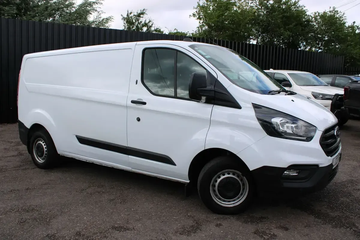 Used Ford Transit Custom 130 HP (95 kW) 2023 White Van