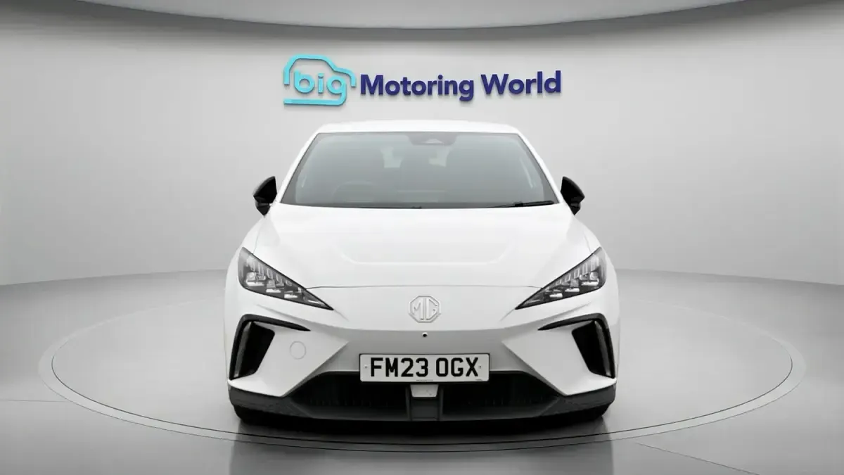 Used MG MG4 EV Trophy 319 kW (435 HP) 2023 White Hatchback