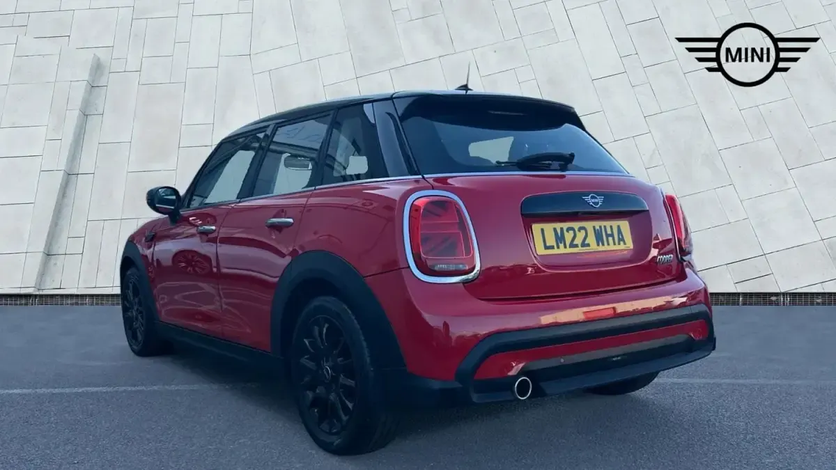 Usado Mini Cooper Classic 134 HP (98 kW) 2022 Vermelho Citadino