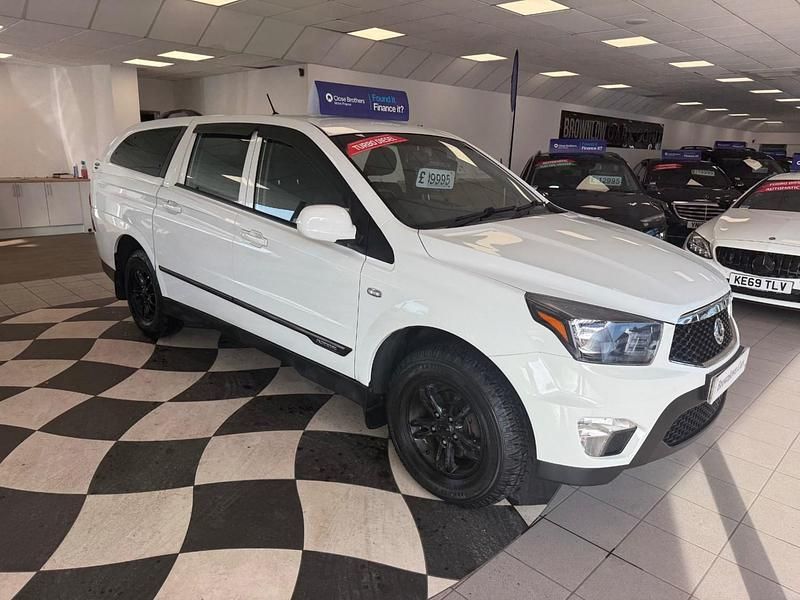 Used Ssangyong (KGM) Korando 2015 White SUV
