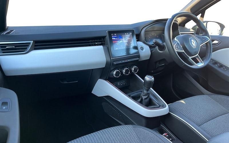 Used Renault Clio V Techno 90 HP (66 kW) 2022 Grey  Hatchback