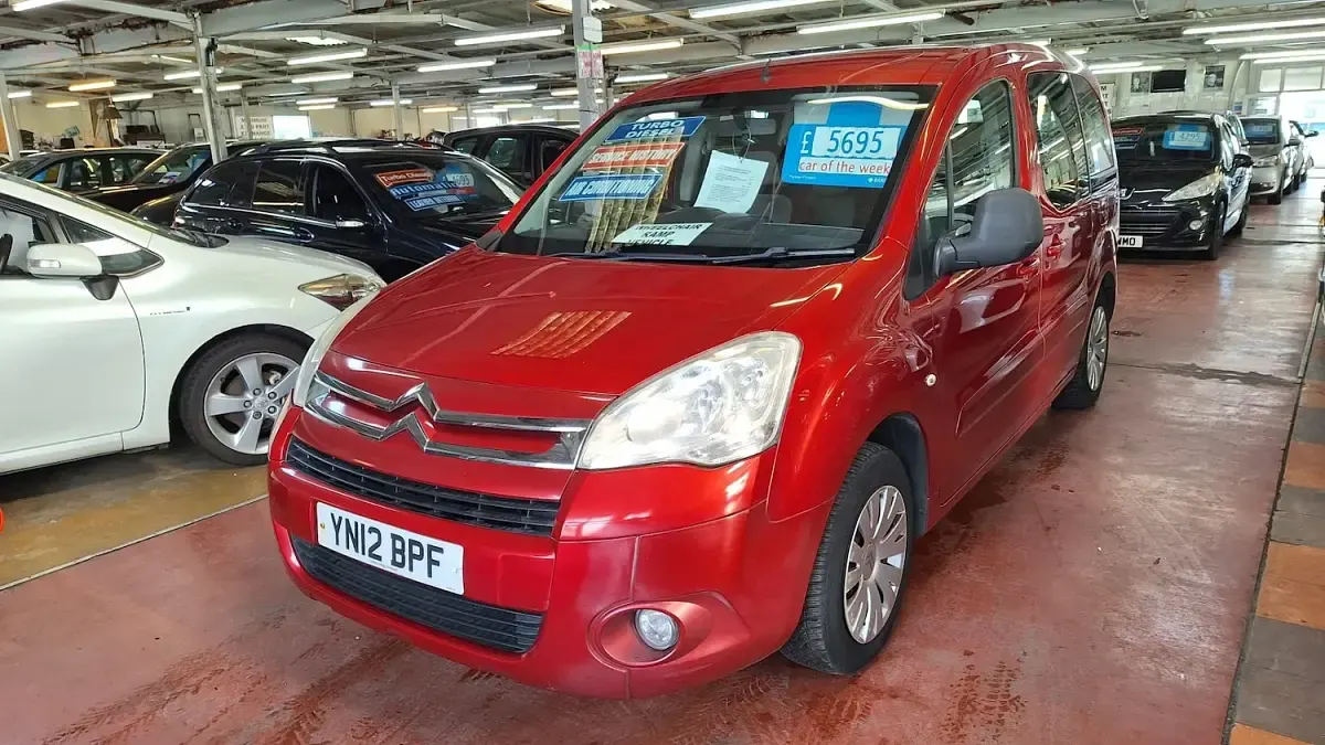 Used Citroën Berlingo VTR Sport 90 HP (66 kW) 2012 Red MPV