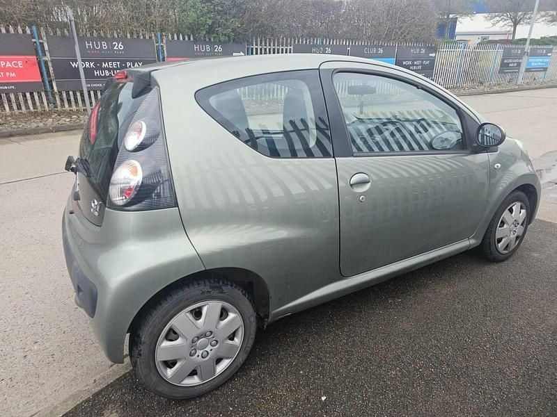 Used Citroën C1 VTR Sport 68 HP (50 kW) 2010 Green Hatchback
