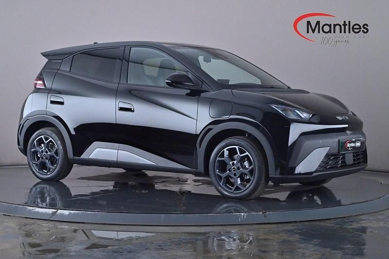 Polar night black Used 2025 BYD Dolphin Comfort Hatchback | £18,695 (Fair price) - Image 1/4