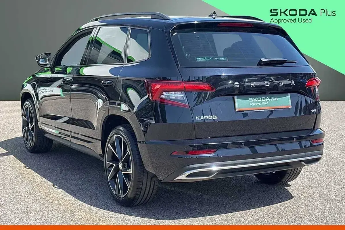 Used Skoda Karoq SportLine 140 HP (102 kW) 2019 Crystal black metallic SUV