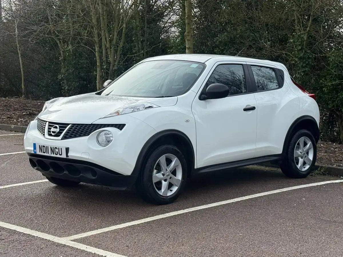 Used Nissan Juke Visia 115 HP (84 kW) 2011 White SUV