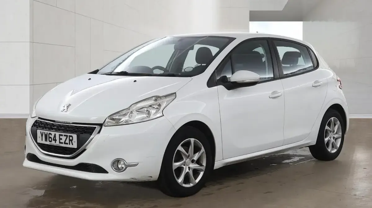 Second-hand Peugeot 208 Active 82 CP (60 kW) 2015 Alb Hatchback
