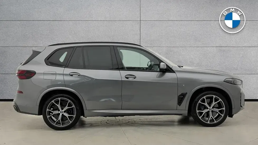 Usado BMW X5 M Sport 482 HP (354 kW) 2023 Cinzento SUV