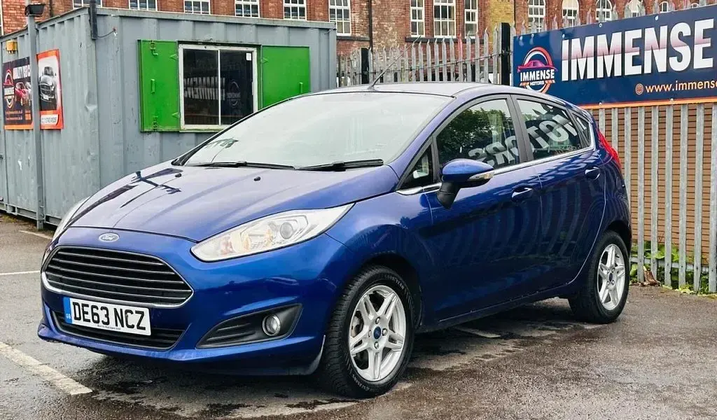 Used Ford Fiesta Zetec 75 HP (55 kW) 2013 Blue Hatchback