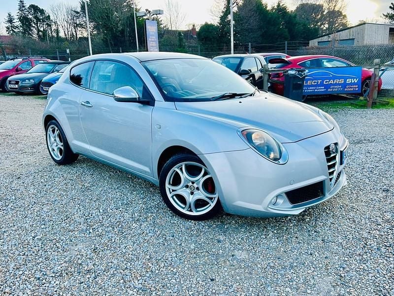 Silver/black Used 2013 Alfa Romeo MiTo Distinctive Hatchback | £3,995 (Expensive) - Image 1/4