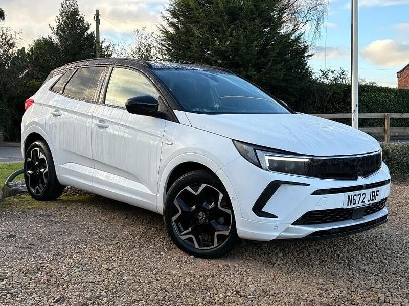 White Used 2023 Vauxhall Grandland X Ultimate SUV | £17,701 (Fair price) - Image 1/4