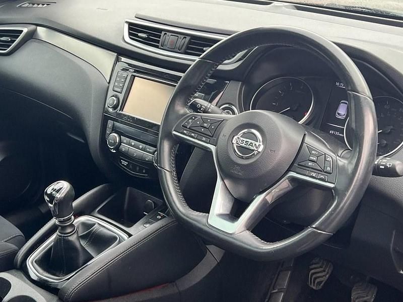 Used Nissan Qashqai N-Connecta 115 HP (84 kW) 2018 Black SUV