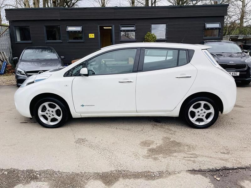 Usado Nissan Leaf Acenta 80 kW (109 HP) 2016 Branco Citadino