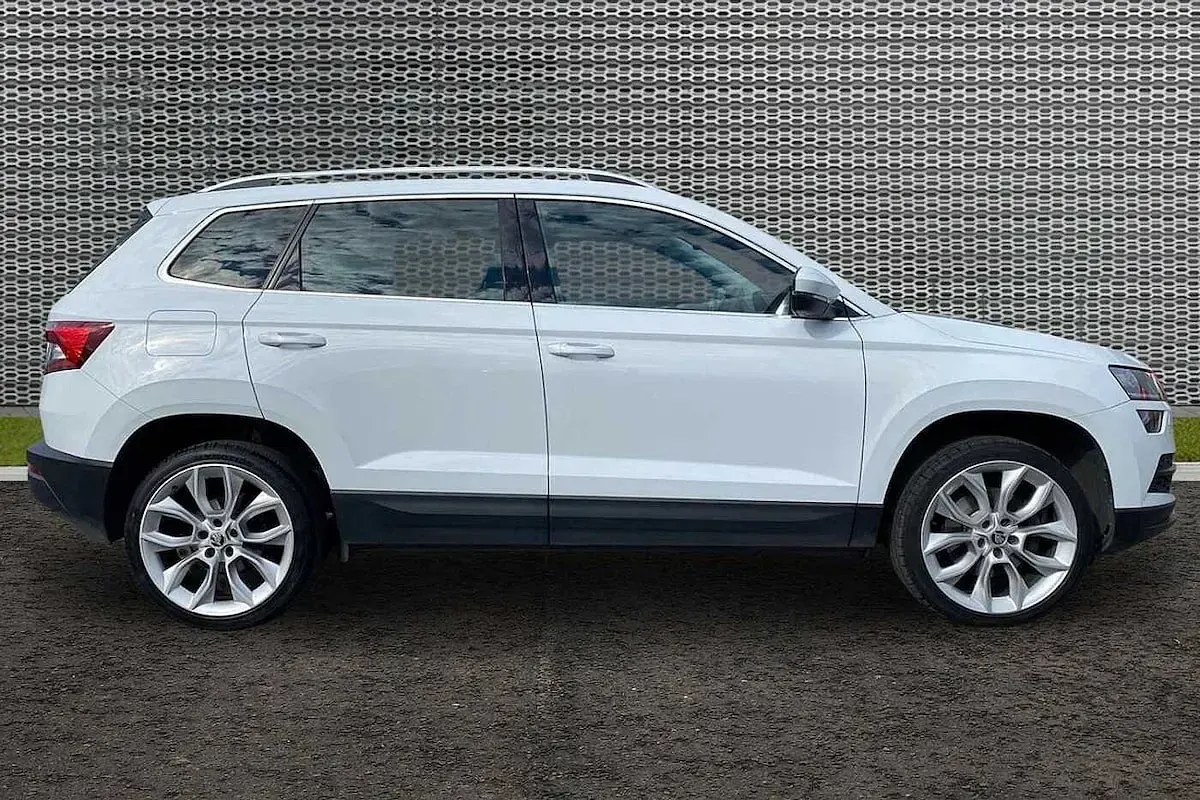 Used Skoda Karoq SE L 110 HP (80 kW) 2021 Moon white metallic SUV