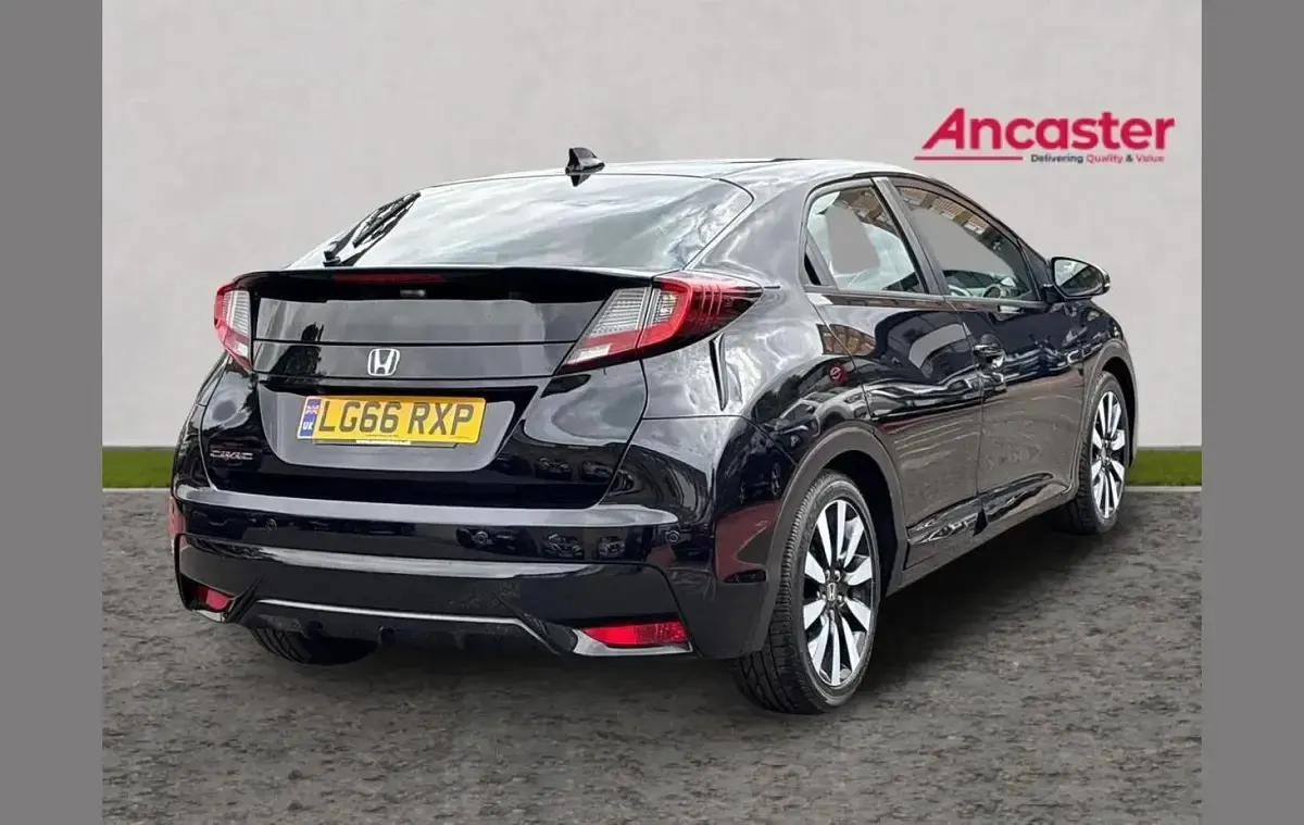 Used Honda Civic SE Plus 139 HP (102 kW) 2016 Black Hatchback