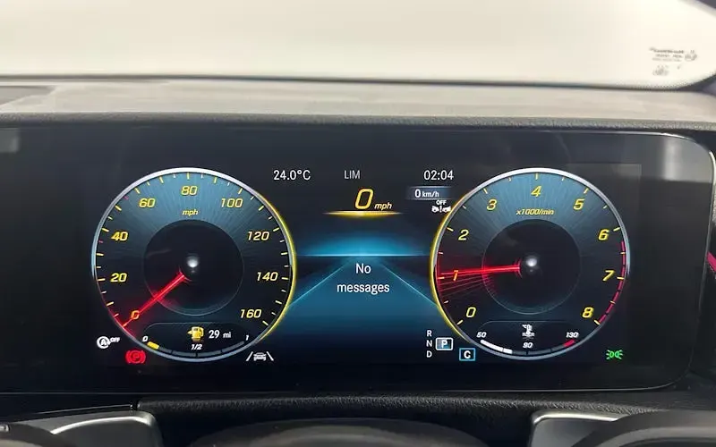 Used Mercedes GLB200 AMG line 163 HP (119 kW) 2022 White SUV