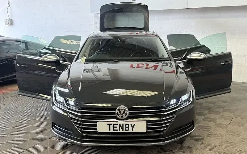 Used VW Arteon Elegance 150 HP (110 kW) 2019 Grey Hatchback