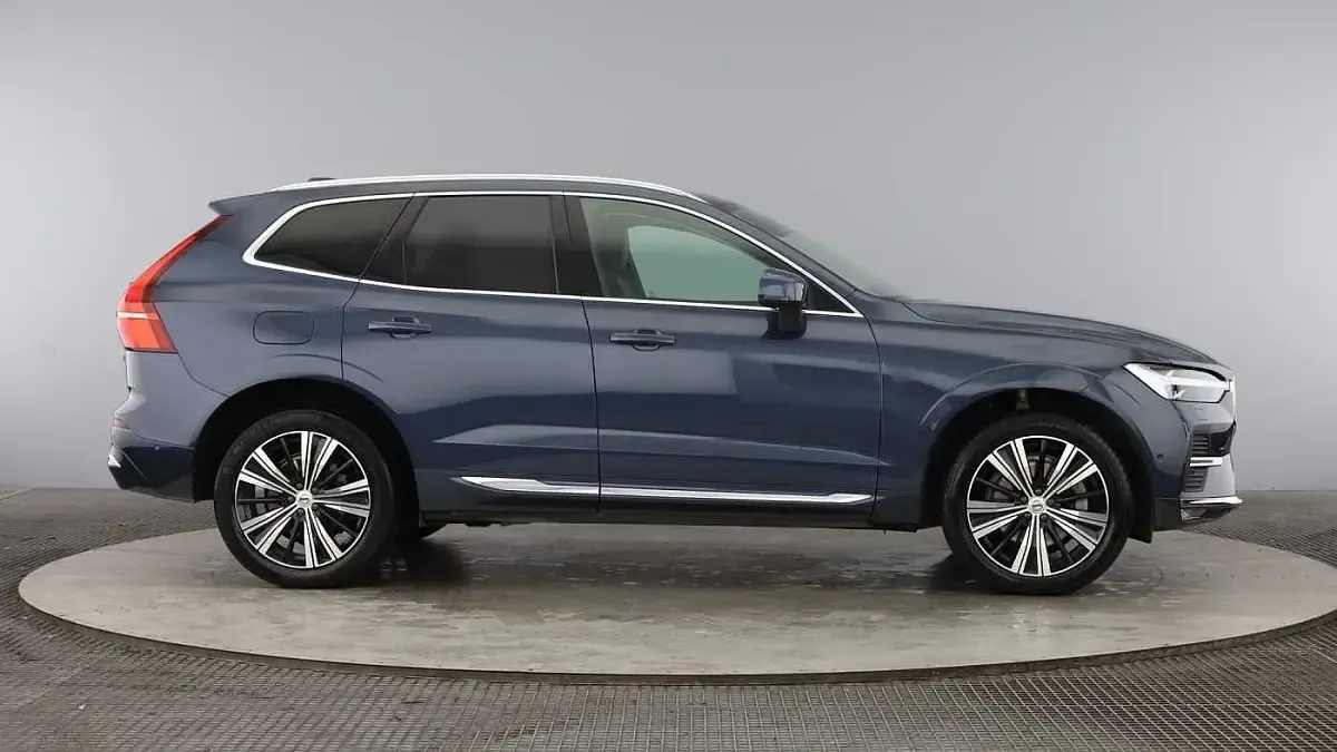 Used Volvo XC60 Inscription 197 HP (144 kW) 2022 Denim blue SUV