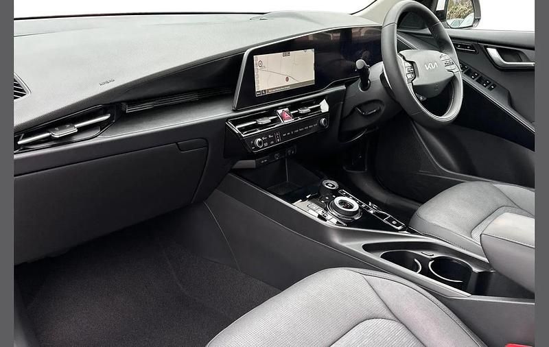 Gebraucht Kia Niro 135 PS (99 kW) 2025 Weiß SUV