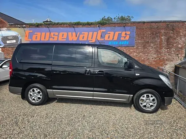 Used Hyundai I800 Style 134 HP (98 kW) 2012 Black MPV