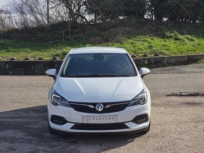 Used Vauxhall Astra SRi 145 HP (106 kW) 2020 White Hatchback