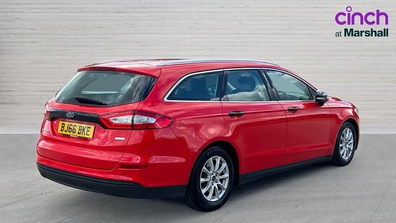Used Ford Mondeo Zetec 120 HP (88 kW) 2016 Red Estate