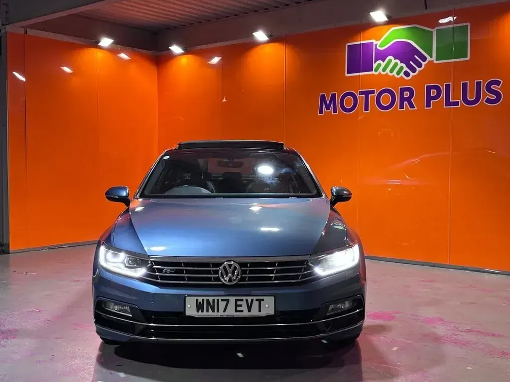 Used VW Passat R-line 240 HP (176 kW) 2017 Blue Sedan