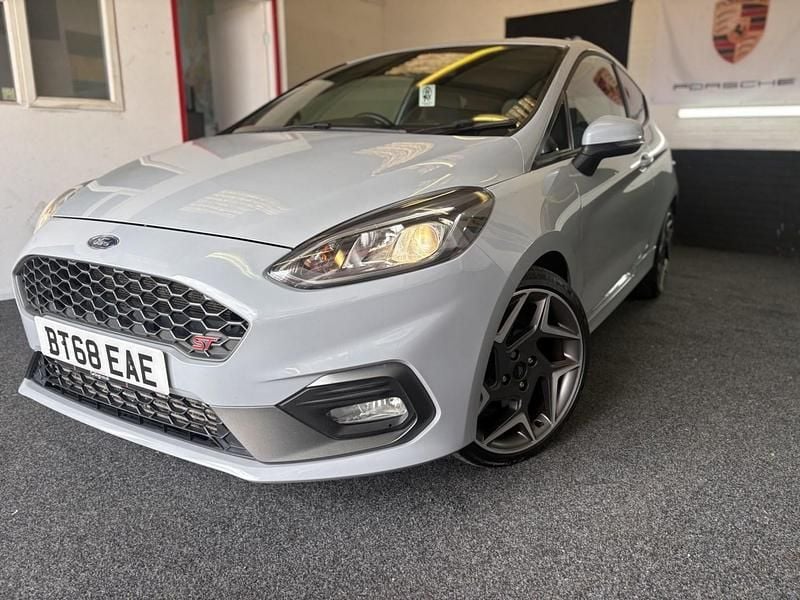 Usado Ford Fiesta ST 2018 Prateado Citadino