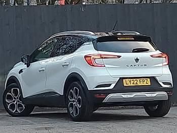 Used Renault Captur SE 91 HP (66 kW) 2022 White SUV